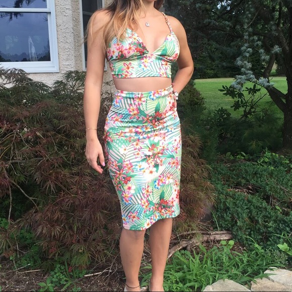 Peach Floral Top & Skirt Set - Picture 5 of 7